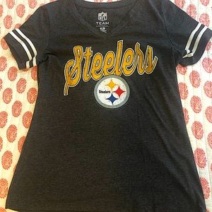 STEELERS V-Neck T-Shirt M